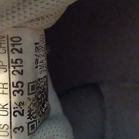 Girls Adidas Sneakers Size 3 - Picture 9 of 9